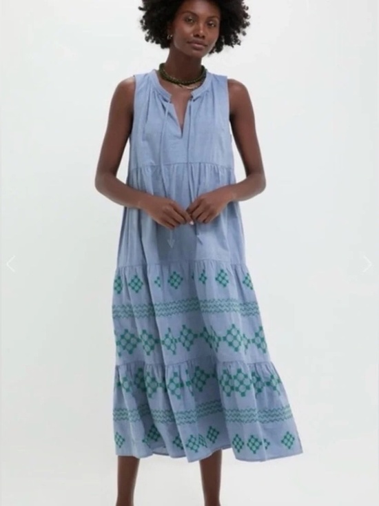 Tuckernuck Dresses & Skirts - Tuckernuck Emerald Embroidered Chambray Salty Paloma Caftan Midi Dress Large